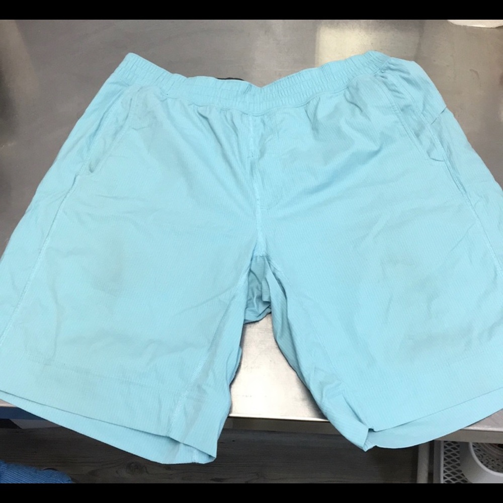 BUNDLE*** lululemon THE CORE Short LINERLESS🚨